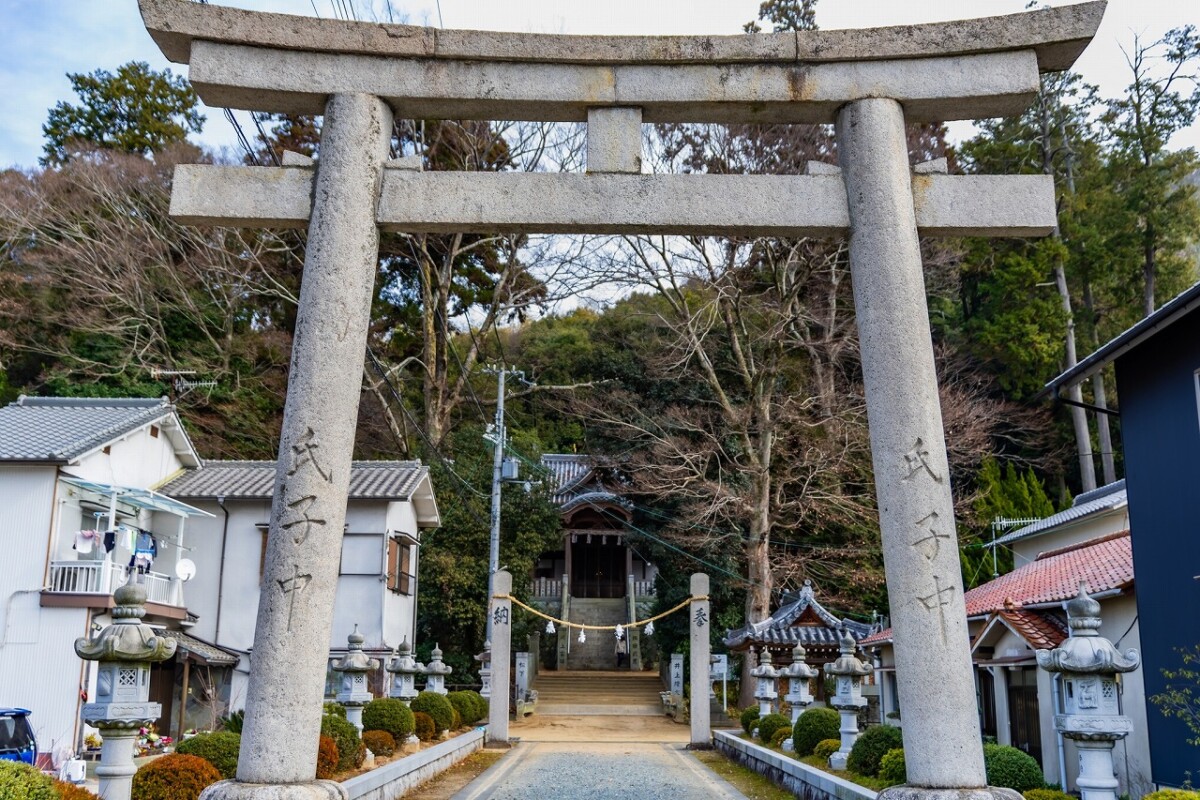 飾西大年神社