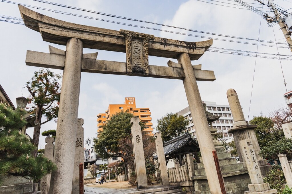 薬と怪談の二つの顔を持つ神社 - 姫路 十二所神社