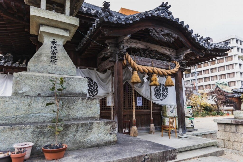 薬と怪談の二つの顔を持つ神社 - 姫路 十二所神社