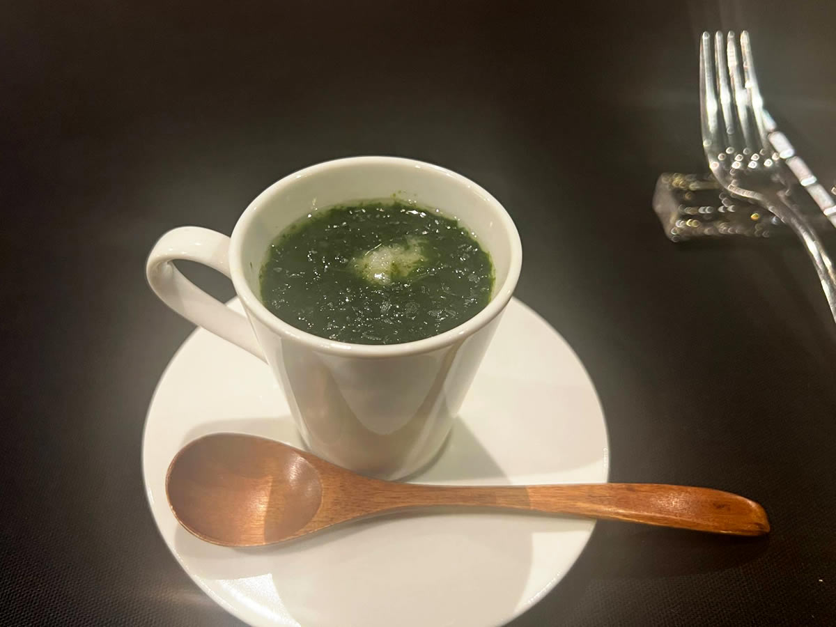 淡路の新わかめとイタヤ貝のフラン