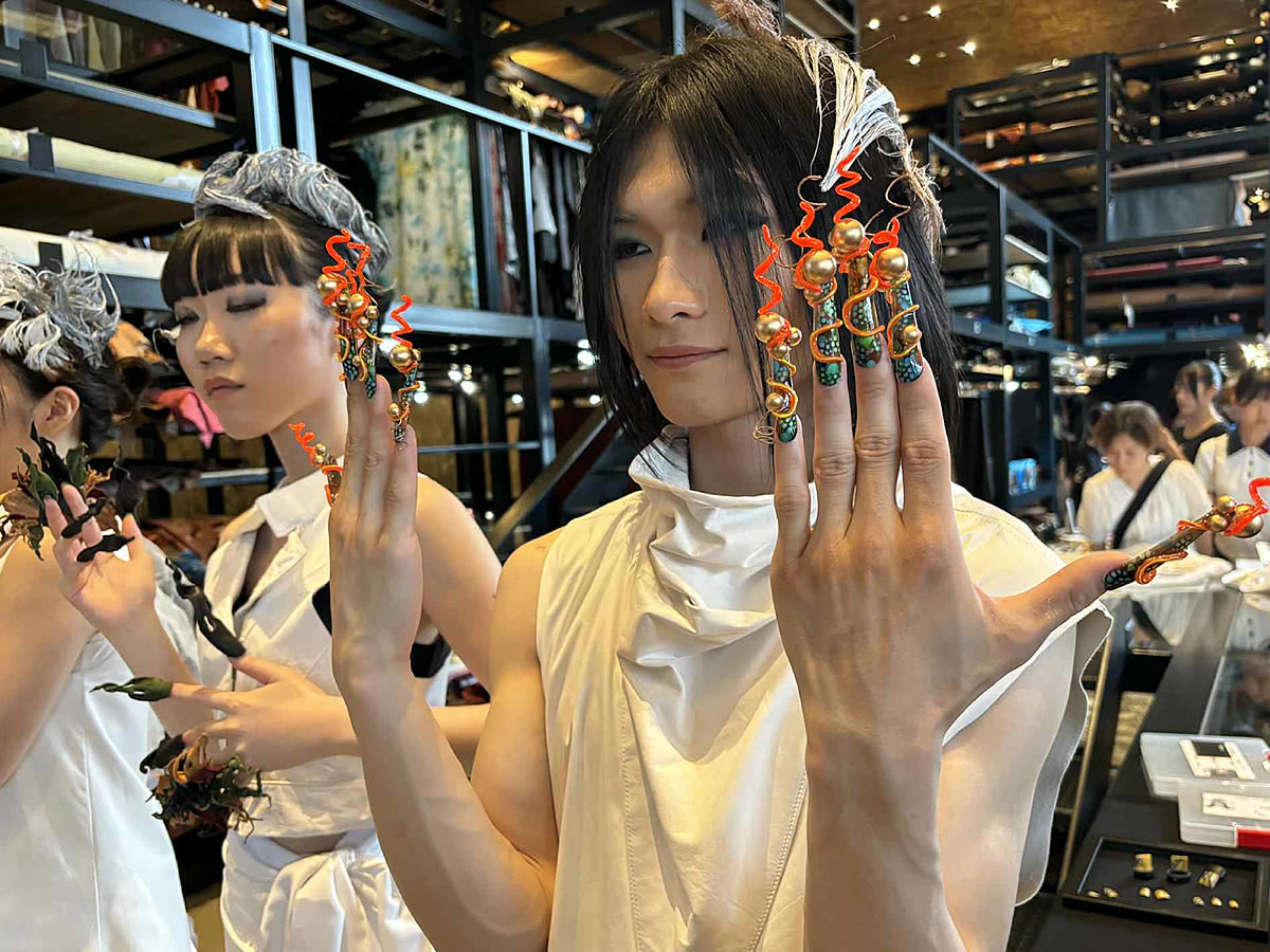 爪華師 姫路 千姫 ネイル 皮革