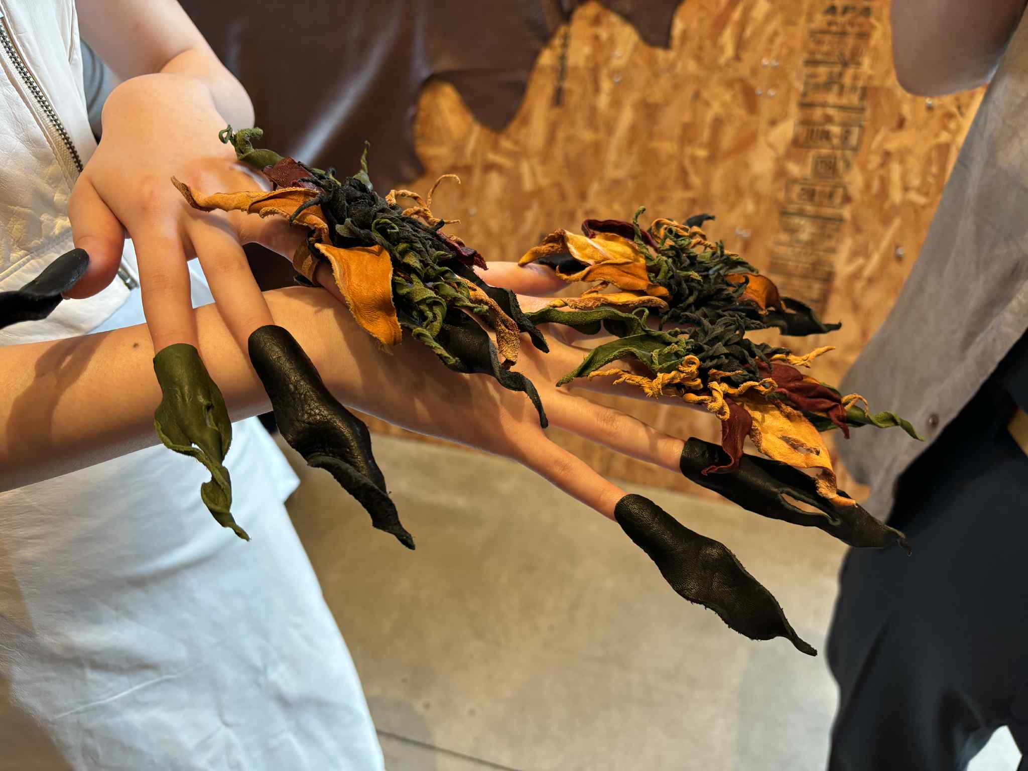 爪華師 姫路 千姫 ネイル 皮革