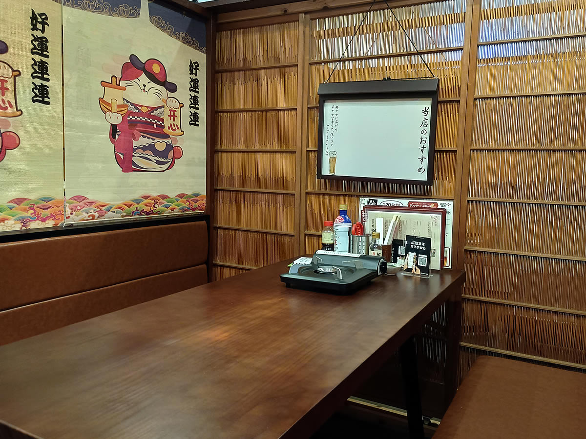 姫路・みゆき通りにカニ食べ放題専門店