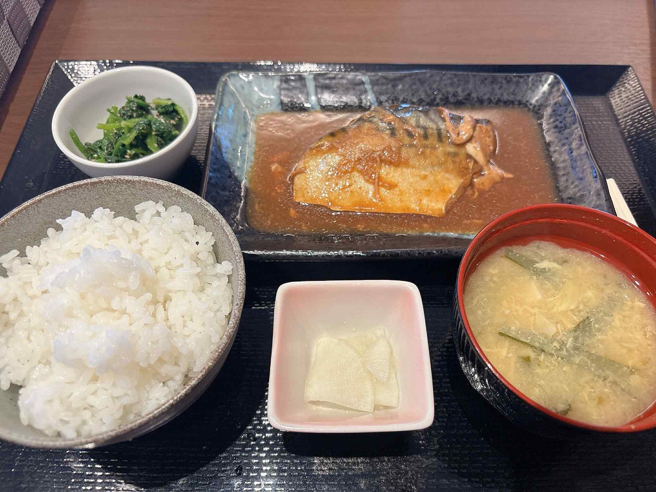 サバの味噌煮(ごはん+みそ汁付き)