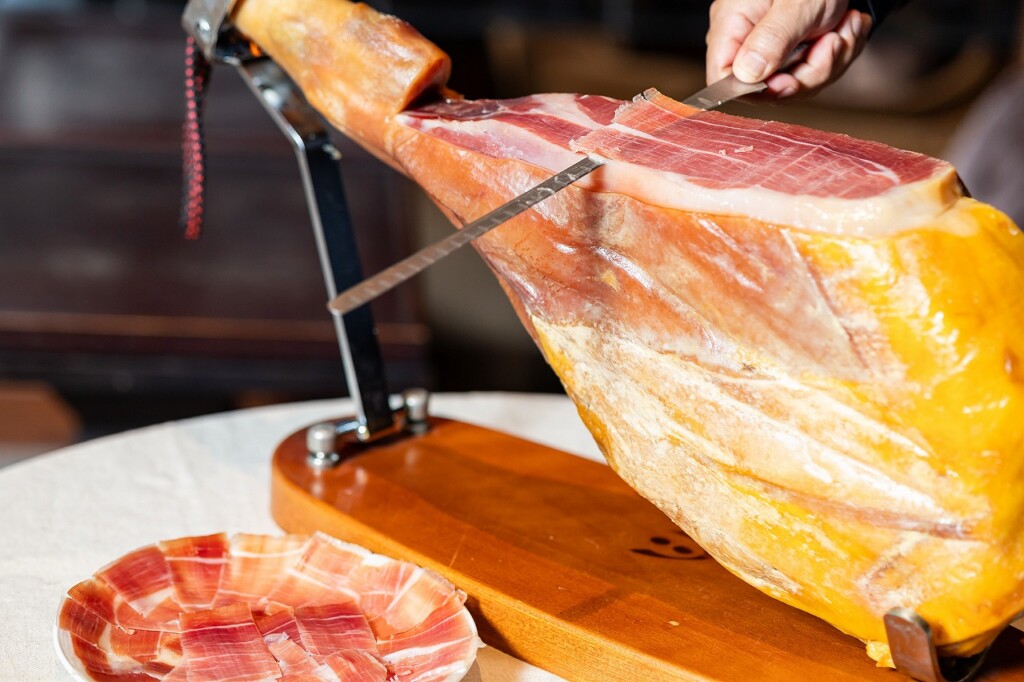 姫路モノリス 金曜・土曜限定で「BAR MONOLITH(バル・モノリス)」の営業