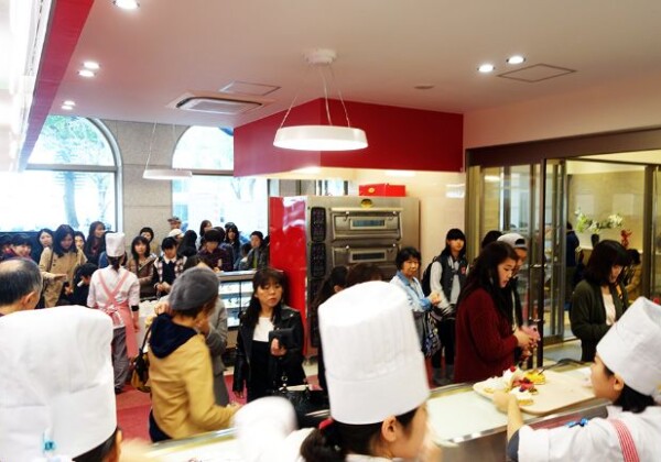 姫路　みかしほ学園　グルメ祭り