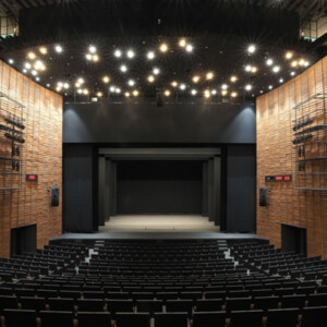 アクリエひめじ　姫路　中ホール