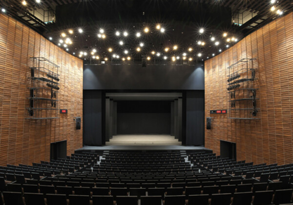 アクリエひめじ　姫路　中ホール