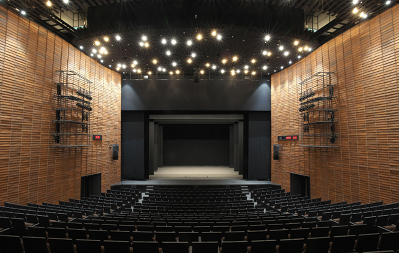 アクリエひめじ 姫路 中ホール