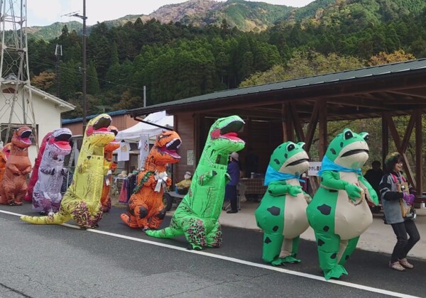 ティラノザウルス　姫路　奥播磨かかとの里