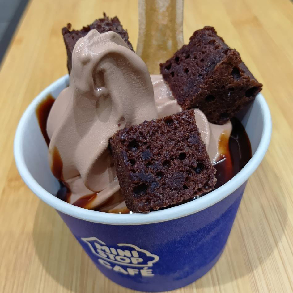 withミニストップ 山陽百貨店 チョコソフト