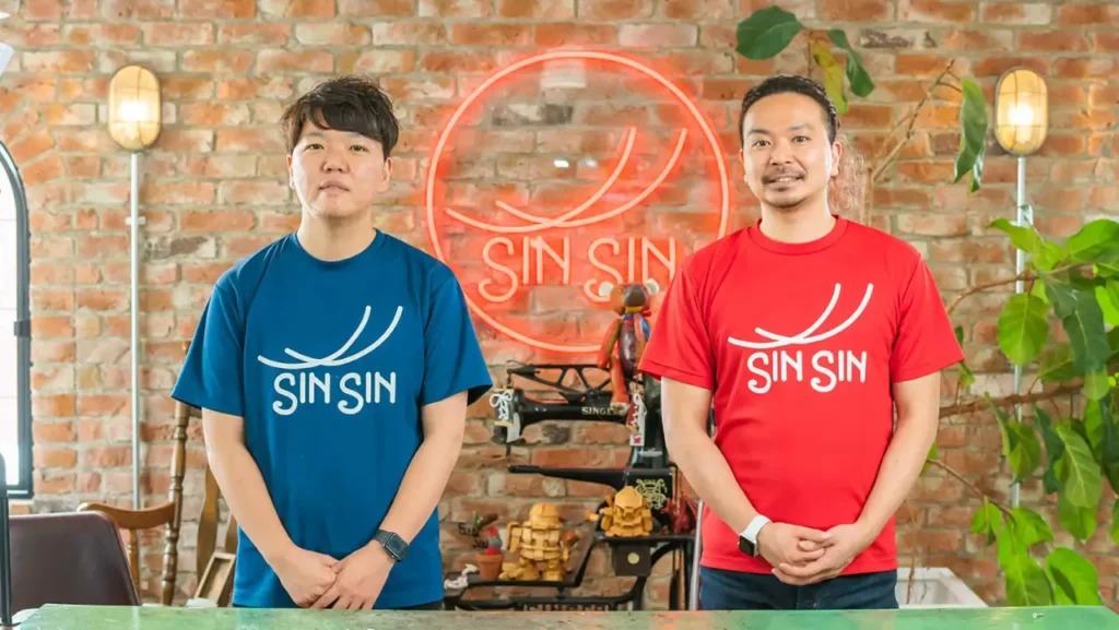 コシノミチコがデザイン監修を務め、新進工房（株式会社仙入）が特別コラボモデルを手掛けた。（写真提供：姫路皮革製品推進協議会）