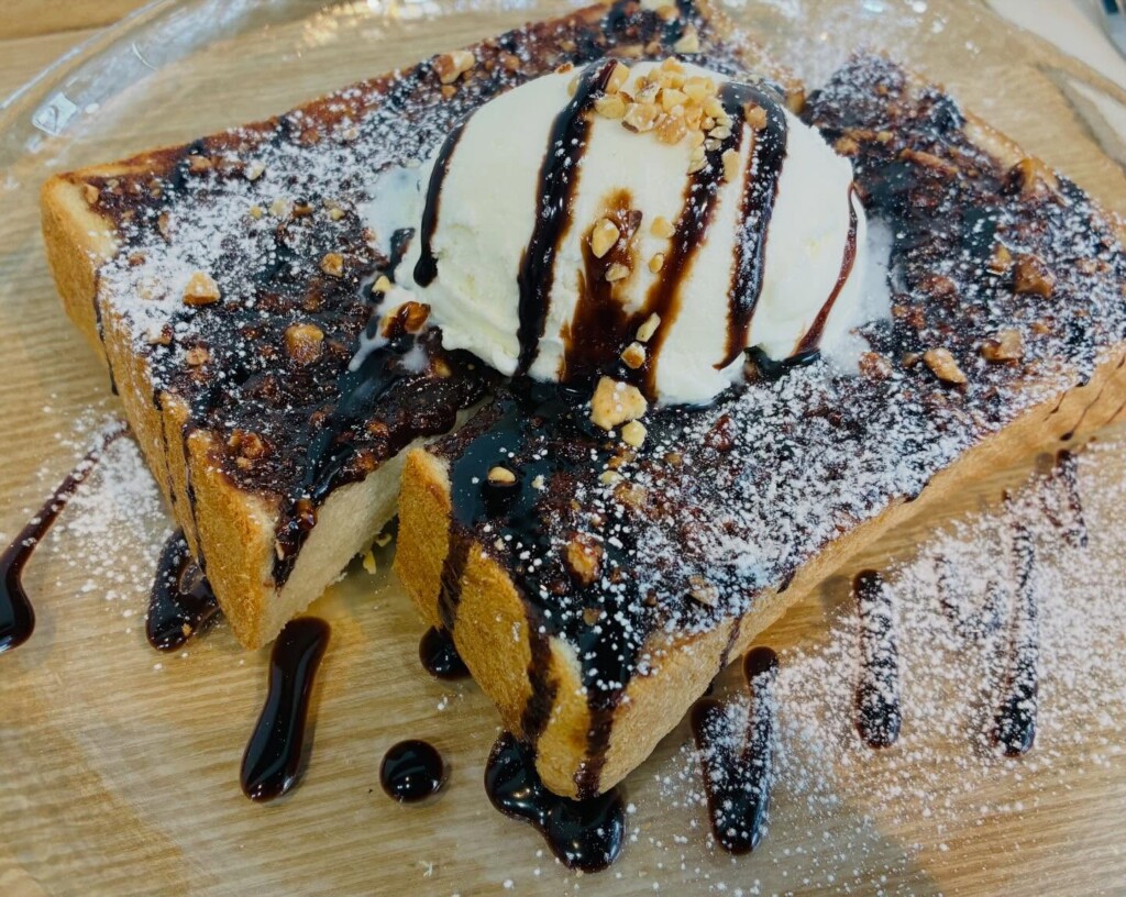 ショコラトースト 単品¥950- ドリンクセット¥1400-