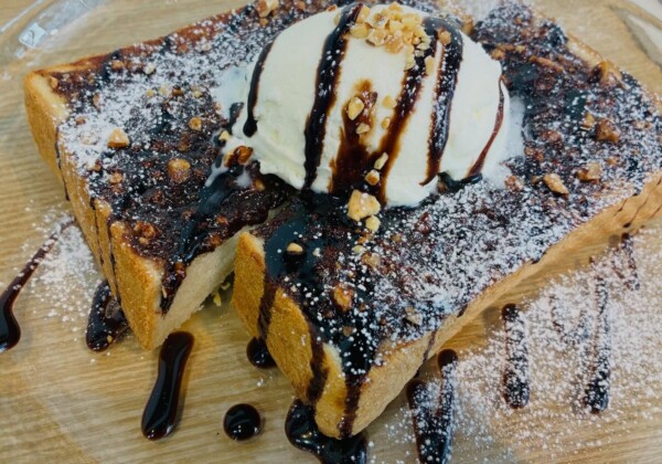 ショコラトースト 単品¥950- ドリンクセット¥1400-